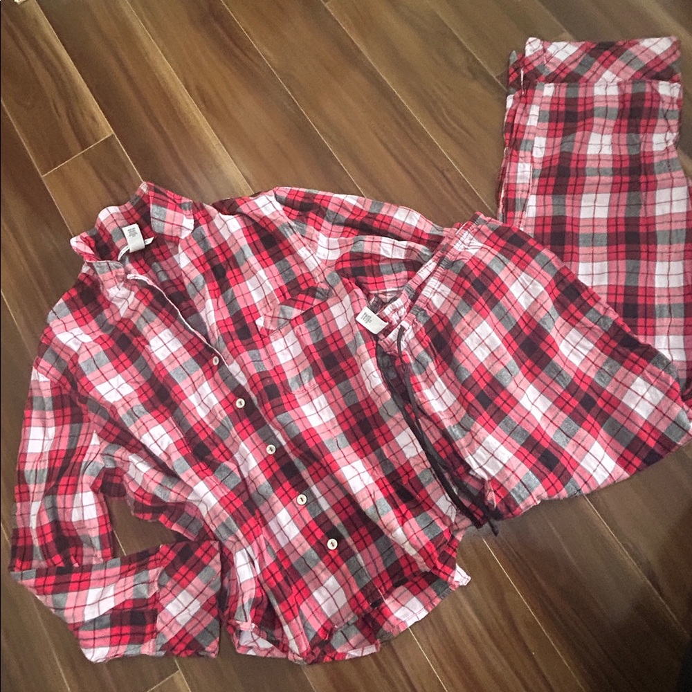 Large SHORT Victoria’s Secret pajama set